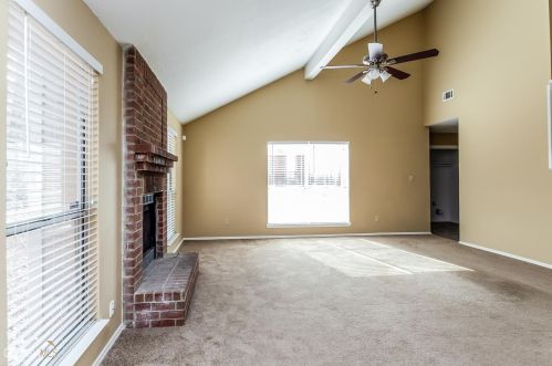 606 Woodstone Rd, Lithonia GA  30058-5947 exterior