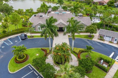 9780 Lindale Trace Blvd, Fort Pierce FL  34987-2411 exterior