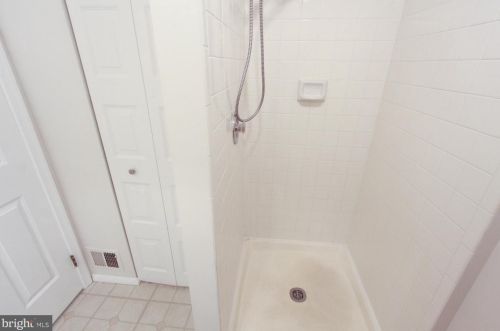 7800 Havenside Ter, Rockville MD 20855-2261 exterior