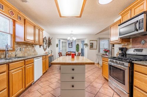 2862 Oakwilde Ct, Lithonia GA 30039-4914 exterior