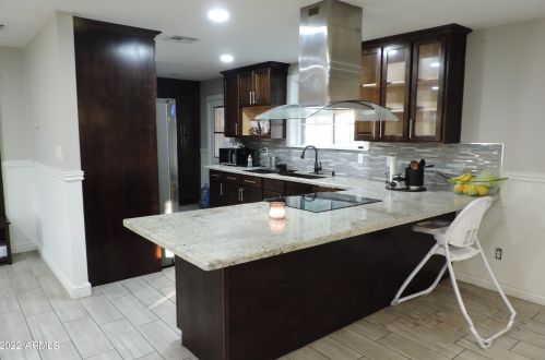 4001 61 St, Phoenix AZ 85033-1712 exterior