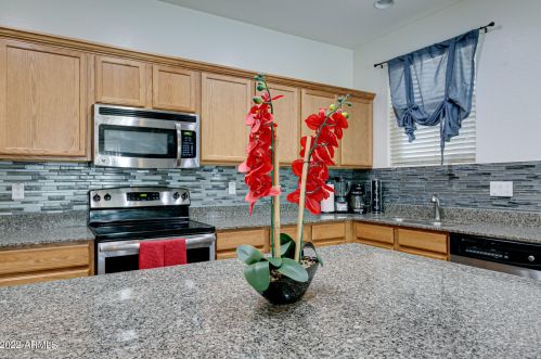 2571 73 Dr, Phoenix AZ 85043-7238 exterior