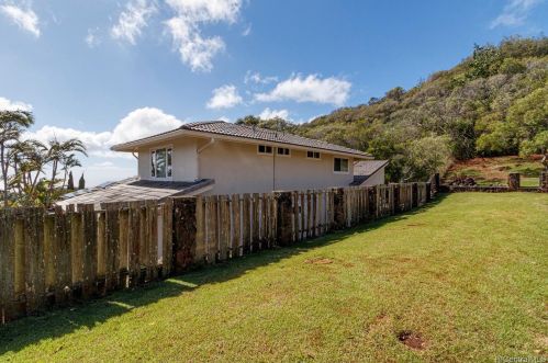 2146 Halakau St, Honolulu HI 96821-2631 exterior