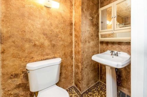 1627 Dagmar Ave, Pittsburgh PA 15216-3713 exterior