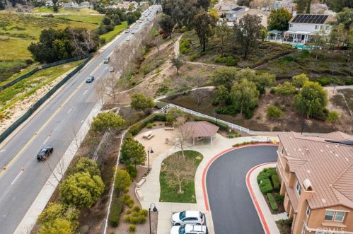 28060 Calle Lumina, Temecula CA 92592-7005 exterior