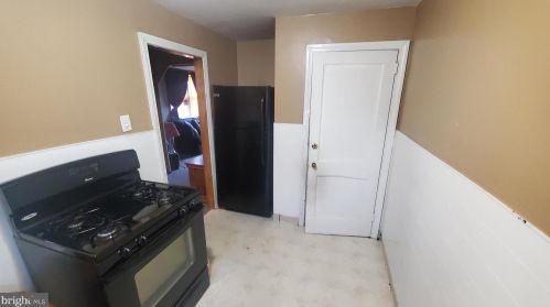 1032 Toll St, Chester PA 19022-1451 exterior