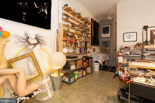 829 Catharine St, Philadelphia PA 19147-2716 exterior