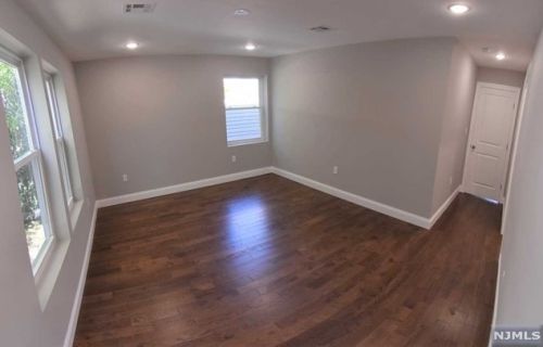 225 9 St, Newark NJ 07107-1907 exterior