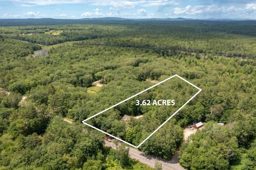 156 Old Concord Tpke, Barrington NH 03825-5153 exterior