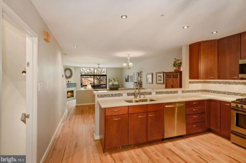 1678 Oak St, Washington DC 20010-1818 exterior