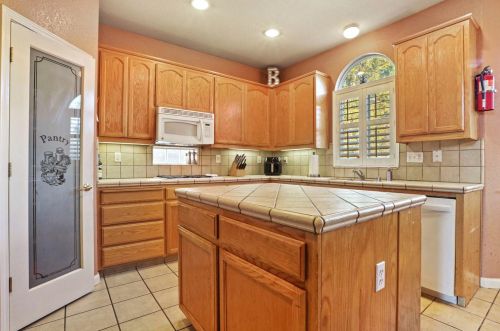 2613 Casey Ray Ct, Turlock CA  95382-8829 exterior