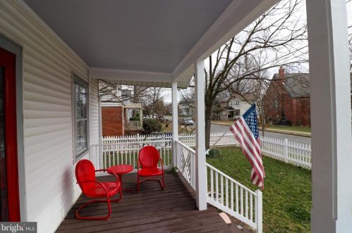 106 Spring St, Alexandria VA  22301-2136 exterior