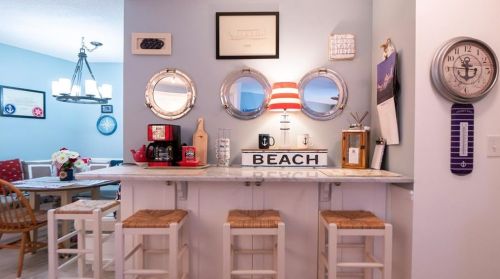 2 Capella, Middletown RI 02840-1590 exterior