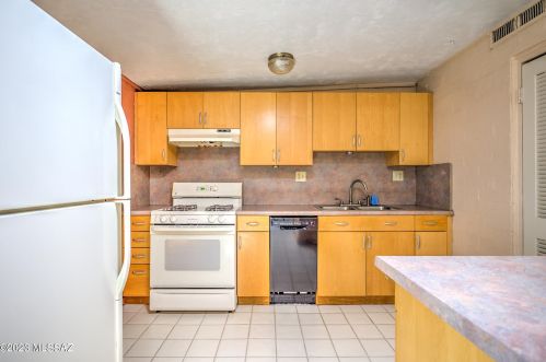 3702 March Pl, Tucson AZ 85713-4227 exterior