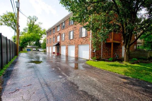 108 Norwood Dr, Louisville KY  40222-4891 exterior