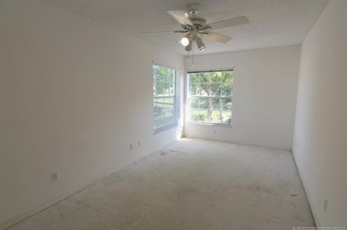 182 Carter Ave, Fort Pierce FL 34983-2901 exterior