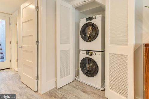 3025 Dent Pl, Washington DC 20007-2916 exterior