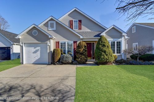 3 Manchester Ct, Jackson Twp, NJ 08527-3972