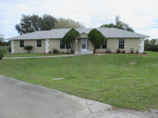 8451 15th Ln, Okeechobee, FL 34974-3348