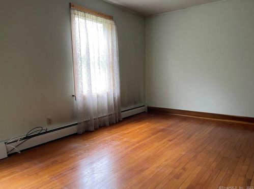 437 Putnam Rd, Killingly CT 06239-2005 exterior