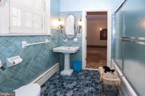 10 Ardmore Ave, Ardmore PA 19003-1017 exterior