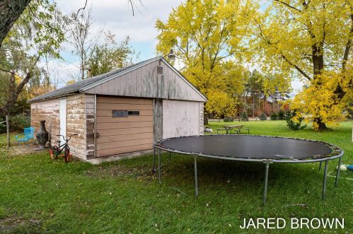 3650 Dangl Rd, Meskegon MI 49444-9715 exterior