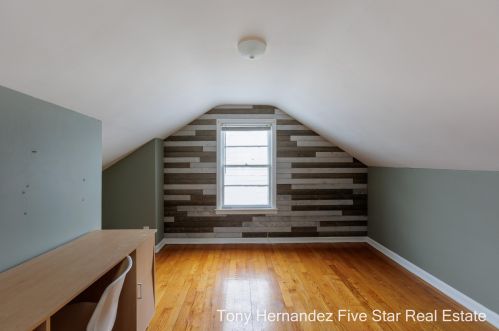 977 Southern Ave, Meskegon MI  49441-2236 exterior