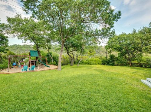 1605 Bay Hill Dr, Austin, TX 78746-6247