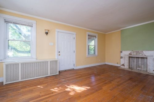 5735 Pocusset St, Pittsburgh PA 15217-2218 exterior