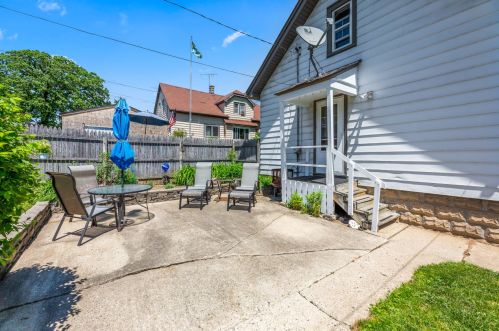 211 62, Milwaukee WI 53214-1822 exterior