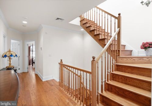 124 Bainbridge St, Philadelphia PA 19147-1866 exterior