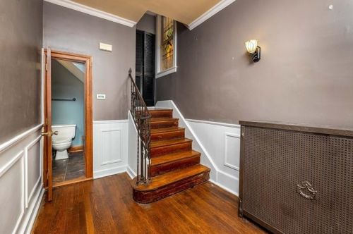 6338 Forward Ave, Pittsburgh PA 15217-2266 exterior