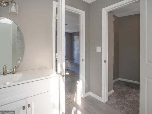 896 6 St, Saint Paul MN 55106-4503 exterior