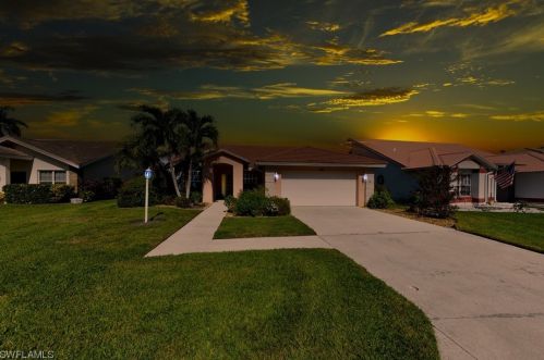 213 Countryside Dr, Naples FL 34104-6720 exterior