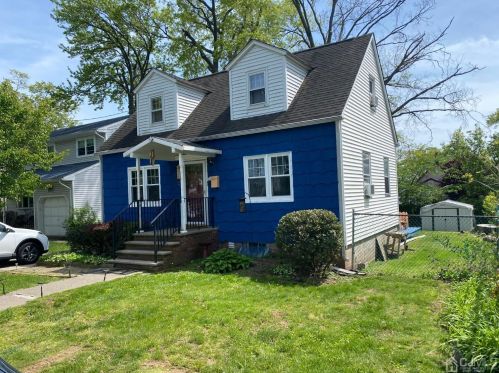 39 Hunt St, Iselin NJ  08830-1720 exterior