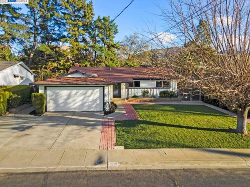 1265 New York Dr, Concord, CA 94521-4617