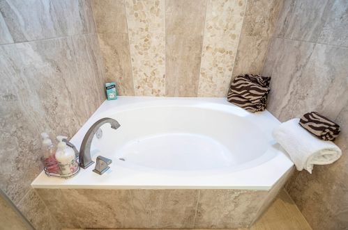 7195 Le Chalet Blvd, Boynton Beach FL 33472-5033 exterior