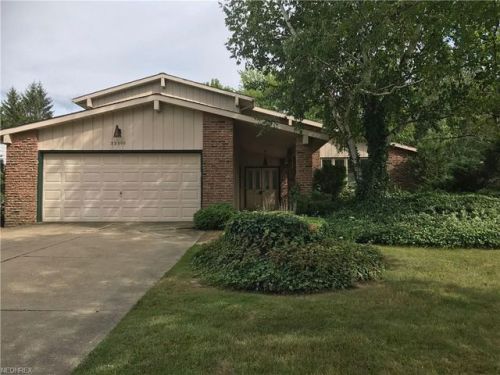 32900 Cromwell Dr, Cleveland, OH 44139-4804
