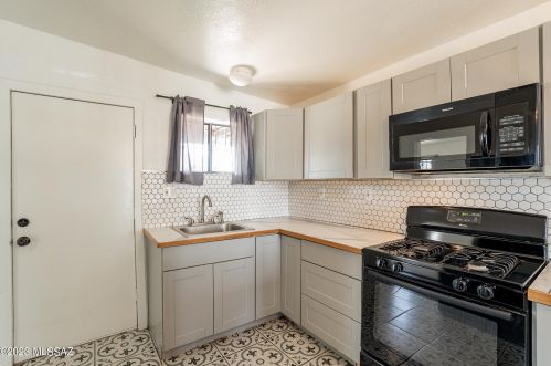 29 Pennsylvania Dr, Tucson AZ  85714-2640 exterior