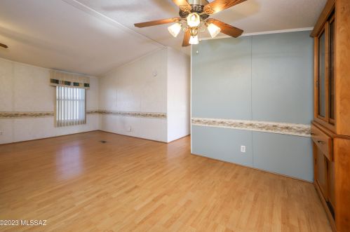 5802 Rocking Cir St, Tucson AZ 85713-6323 exterior