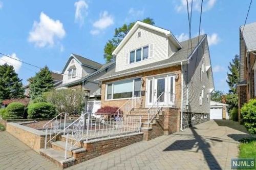 715 Hillside Ave, Cliffside Park, NJ 07010-2009