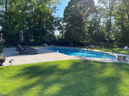 3 Marion Ln, Scotch Plains NJ 07076-2924 exterior