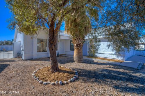 5125 Condor Dr, Tucson AZ 85742-9405 exterior