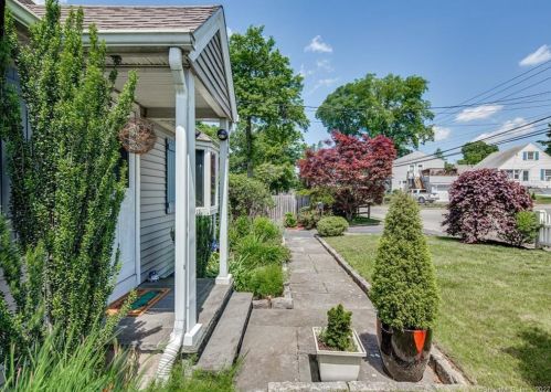 107 Stuart Ave, Norwalk, CT 06850-3129