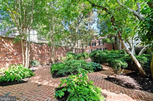 1318 34 St, Washington DC 20020-2303 exterior