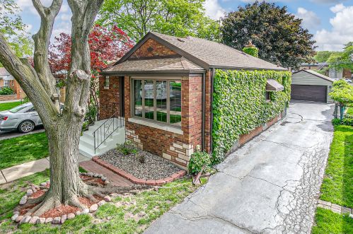 9933 Sawyer Ave, Chicago IL 60805-3437 exterior