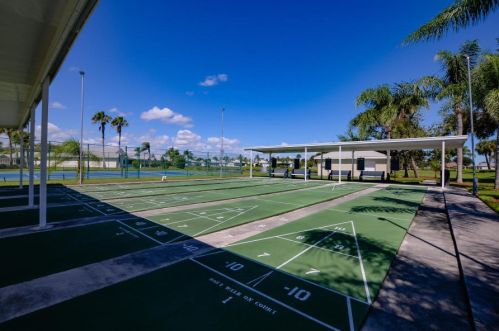 5675 Travelers Way, Fort Pierce FL 34982-4058 exterior