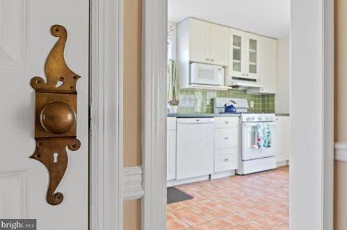 2 Riverside Dr, Princeton NJ 08540-4017 exterior