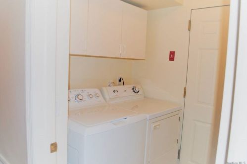 1033 Savoy Dr, Huntington Station NY 11747-5293 exterior