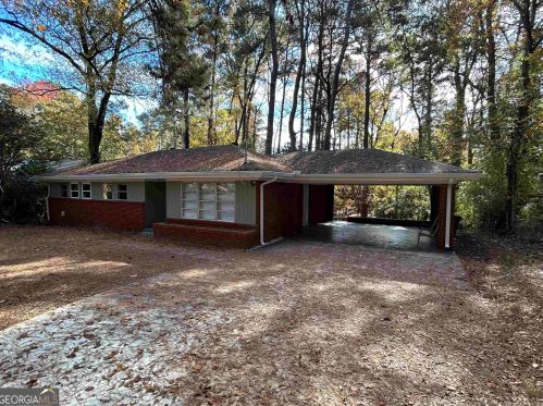 387 Hammond Dr, Atlanta GA  30328-5049 exterior